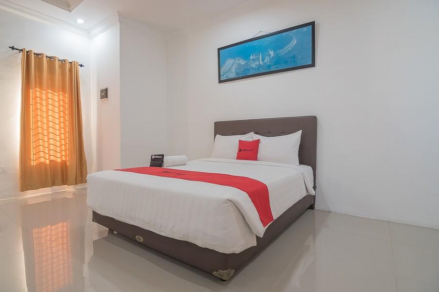 Hotel Reddoorz Near Jatinangor Town Square Exterior foto