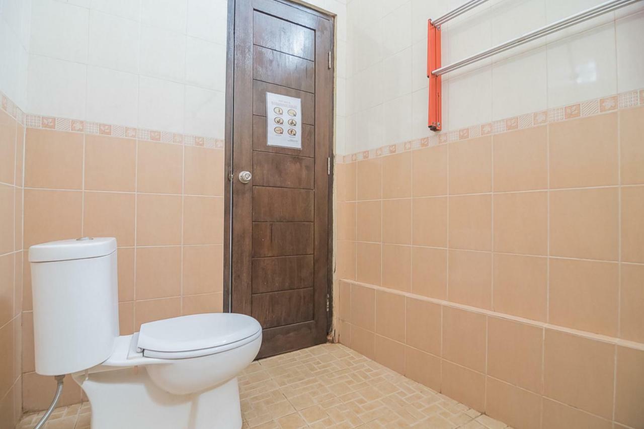 Hotel Reddoorz Near Jatinangor Town Square Exterior foto